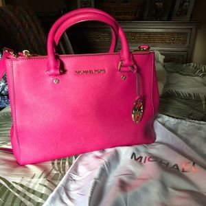 Michael Kors Saffiano Sutton Satchel